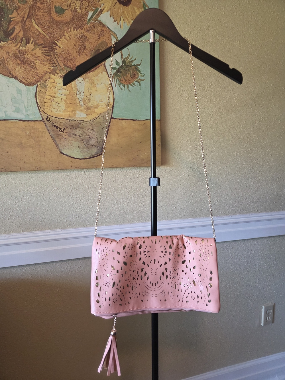 Women’s Pink Coral Laser-Cut Tassel Crossbody Clutch Bag